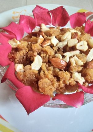 मूंग दाल का हलवा (moong dal ka halwa recipe in Hindi) रेसिपी मुख्य फोटो