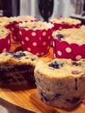 Minimuffins express al microondas de plátano y moras