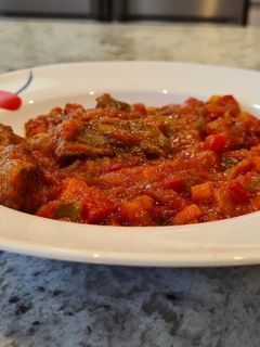 Una foto de Ternera con tomate