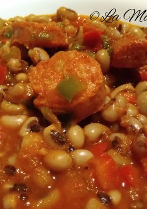 Una foto de Guiso de frijoles con pimiento choricero