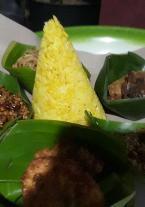 Foto resep Nasi Kuning Magic Com