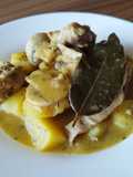 Guiso de conejo y patatas con salteado de champiñones