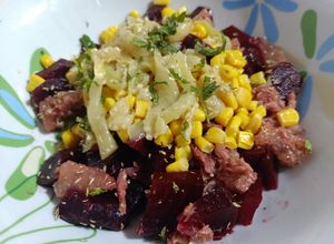 Foto di Insalatona di barbabietola rossa e Simmenthal
