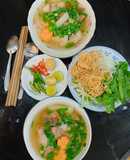 #buasangviet  Bún bò, thịt chân giò, móng giò