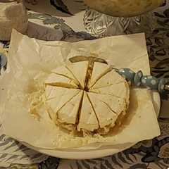 Foto principal de Queso Camembert con peras caramelizadas y nueces