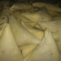 A picture of Qeema samosa.
