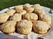 Una foto de scones blancaflor