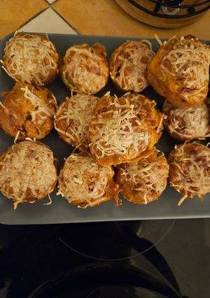 Une photo de Mini Cakes Jambon Gruyère Olives