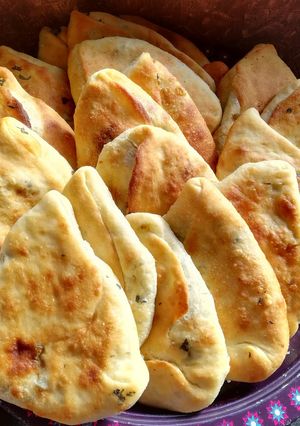 صورة لوصفة أقراص بحشوه الزعتر الأخضر والجبنه 🤭🤭🤭👍💚