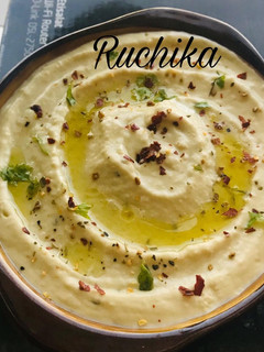 A picture of Hummus.