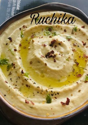 A picture of Hummus.