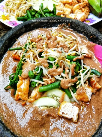 Cara Gampang Membuat Resep Rujak Petis yang Lezat Anti Ribet, Lezat Sekali