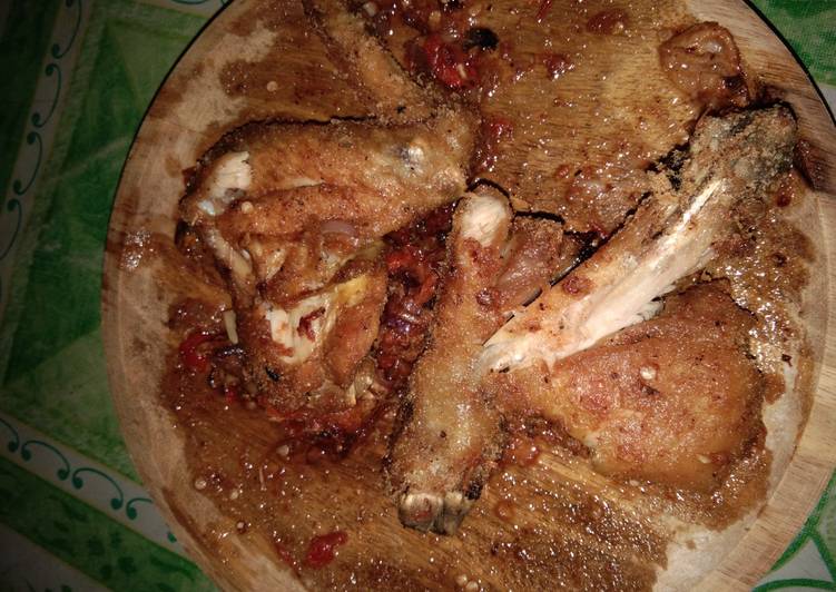 Resep Ayam geprek sambel serai oleh Erma Lestari - Cookpad
