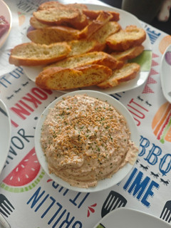 Una foto de Untable de bacon y cebolla caramelizada