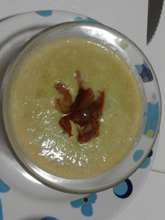 Una foto de Vichyssoise con jamón