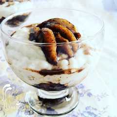 Una foto de Tapioca con leche y manzanas pochadas