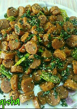 A picture of Lauki (dudhi) ke muthiya.