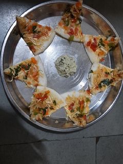 વેજ ઉત્તપમ (Veg. Uttapam Recipe In Gujarati) રેસીપી મુખ્ય ફોટો