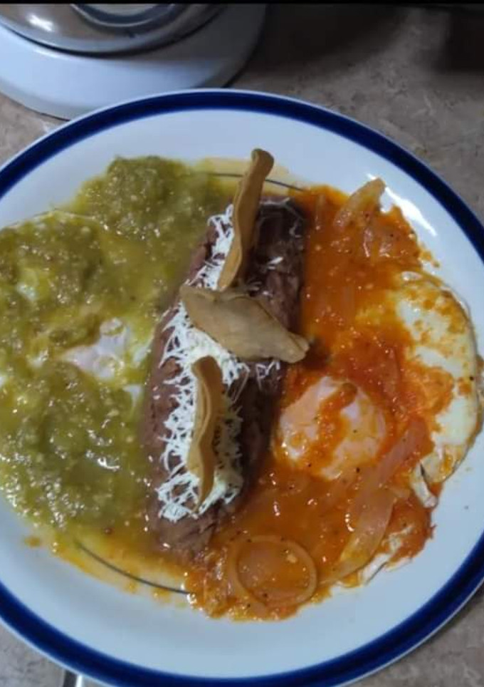 Una foto de Huevos divorciados a mi estilo
