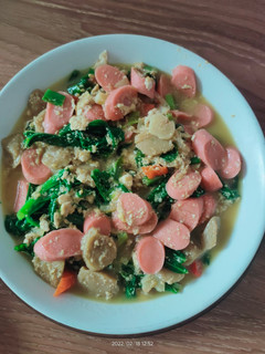 Foto resep 11. Tumis telur baksos saus teriyaki (baksos : bakso sosis)