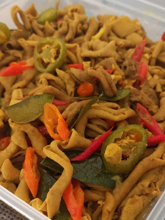 Cara Gampang Menyiapkan Resep Usus bumbu kuning ala warteg yang Lezat Sekali Anti Ribet, Bikin Ngiler