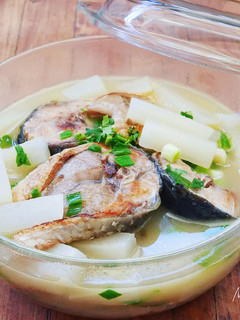 蘿蔔蒜苗烏魚湯 的食譜成品照片