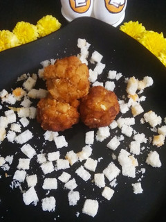 பிரட் எக் பால்ஸ் செய்முறை முக்கிய புகைப்படம்