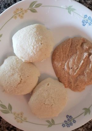 A picture of Idli.