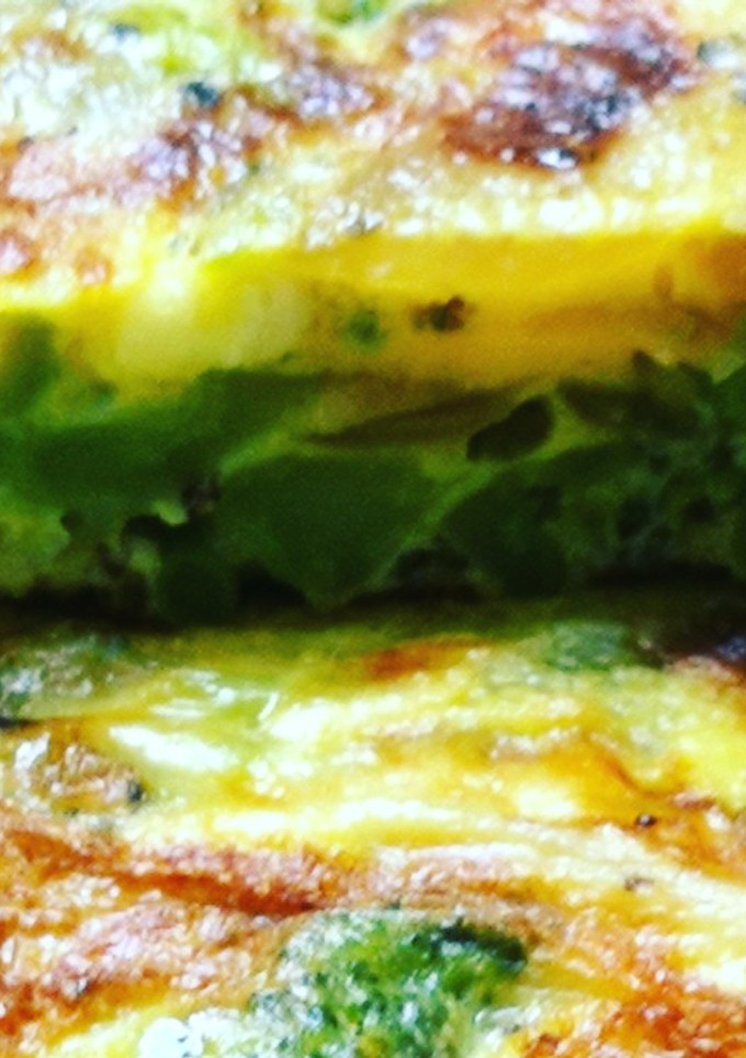 Una foto de Tortilla de brócoli con queso Brie