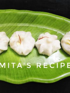 उकडीचे मोदक (ukadiche modak recipe in marathi) रेसिपी चे मुख्य फोटो