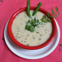 A picture of Gujarati kadhi.