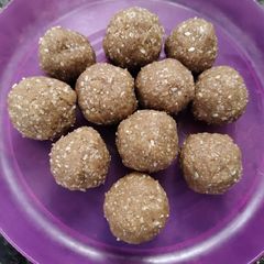 Sesame laddu A picture of Sesame laddu.