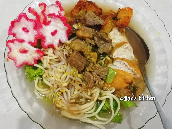 Cara Mudah Membikin Resep Tahu Campur Suroboyo yang Uenak Anti Ribet, Uenak Banget