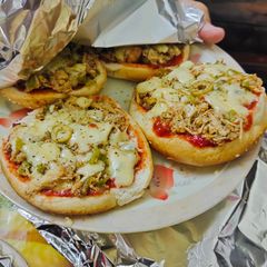 A picture of Easy bun pizza no oven.