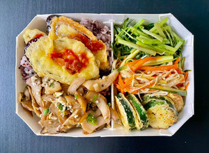 ［蔬食便當］蛋煎櫛瓜 的食譜成品照片