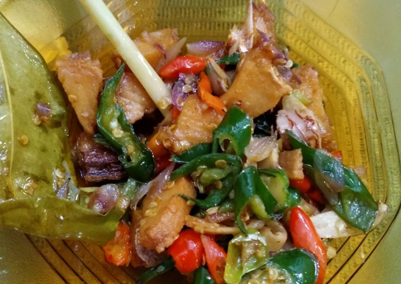 Tumis ikan asin jambal pedas