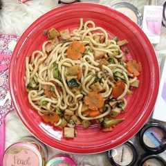 A picture of Veggie & Fish Cake fried udon.
