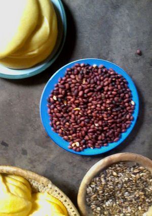 A picture of Dry peanuts.