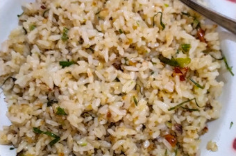 Langkah Mudah untuk Membuat Nasi goreng daun jeruk cabe ijo yang Enak Banget