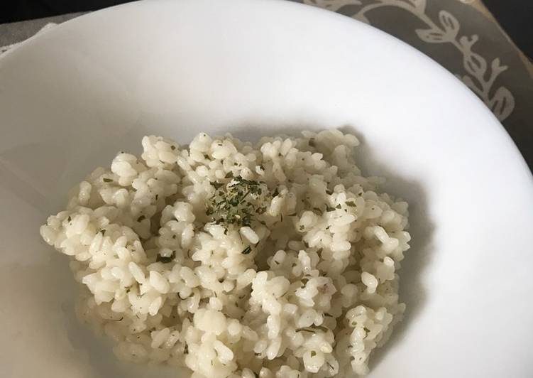 Arroz a banda con ajo y perejil