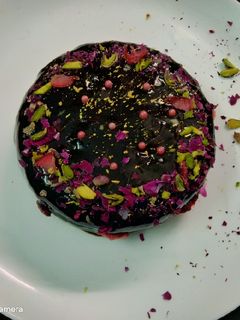 ডেকাডেন্ট চকোলেট কেক(decadent chocolate cake recipe in Bengali) রেসিপির প্রধান ছবি