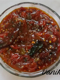 A picture of Tomato and jaggery chutney.