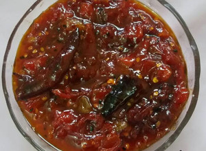 A picture of Tomato and jaggery chutney.