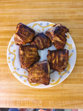 Simple Way Prepare Recipe Lee&#39;s Hickory Smoked Lemon Pepper Chicken Thighs that is Perfect, Can Spoil the Tongue}