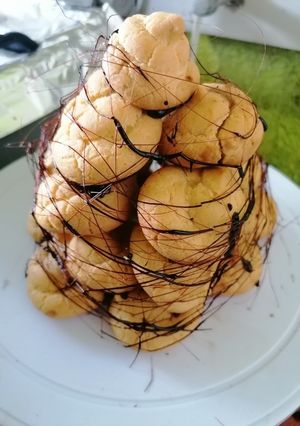 Una foto de Croquembouche