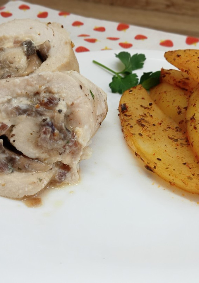 Una foto de Pechugas de pollo rellenas de champiñón y quesitos