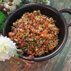 A picture of Mix sprouts salad.