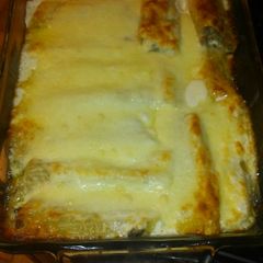 A picture of Creamy Beef Stuffed Manicotti.