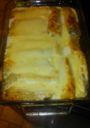 A picture of Creamy Beef Stuffed Manicotti.