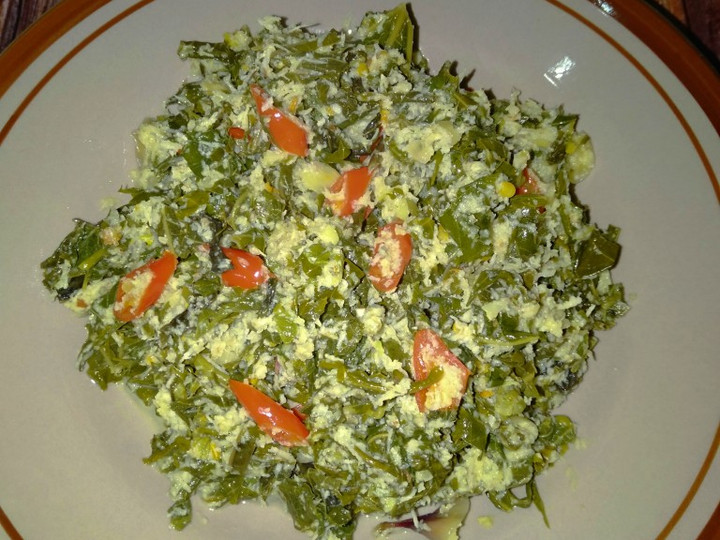 Langkah Mudah untuk Menyiapkan Urab Daun Singkong yang Lezat Sekali